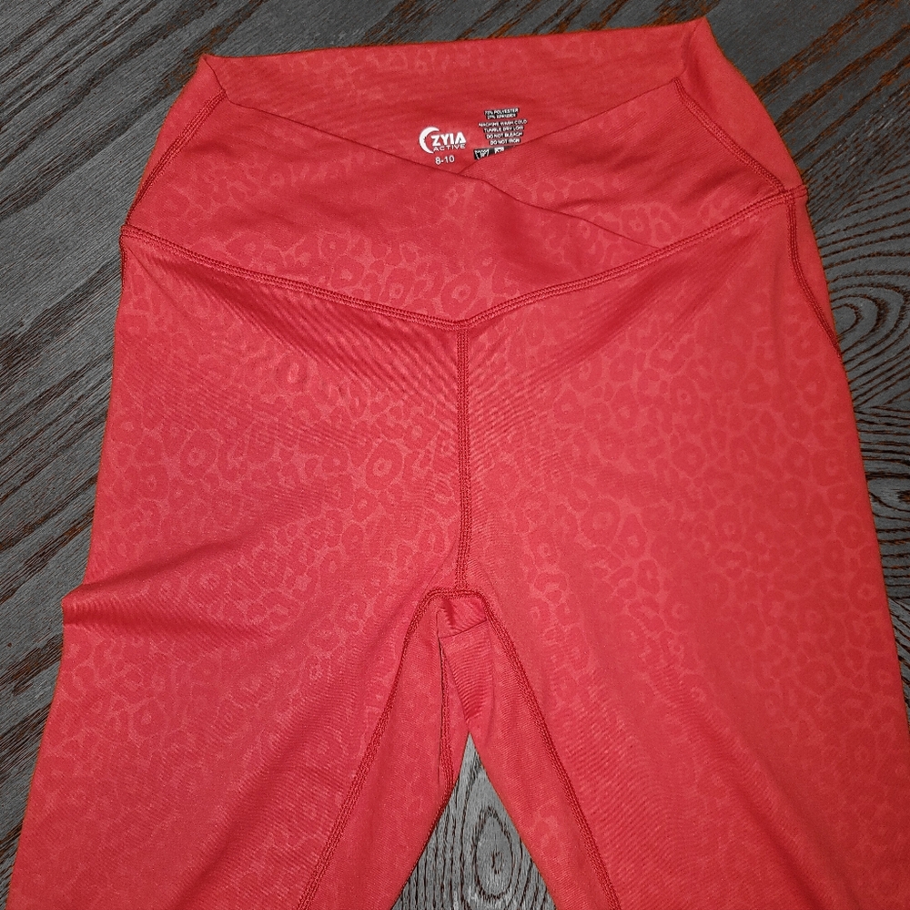 Zyia Red Cheetah Print Booty Scrunch Yoga Pants Size 8-10